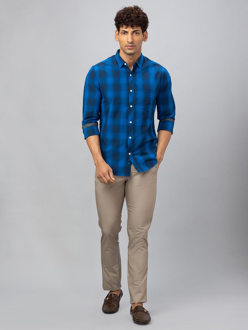 Globus Men Brown Solid Cotton Casual Slim Fit Chinos - Image 5